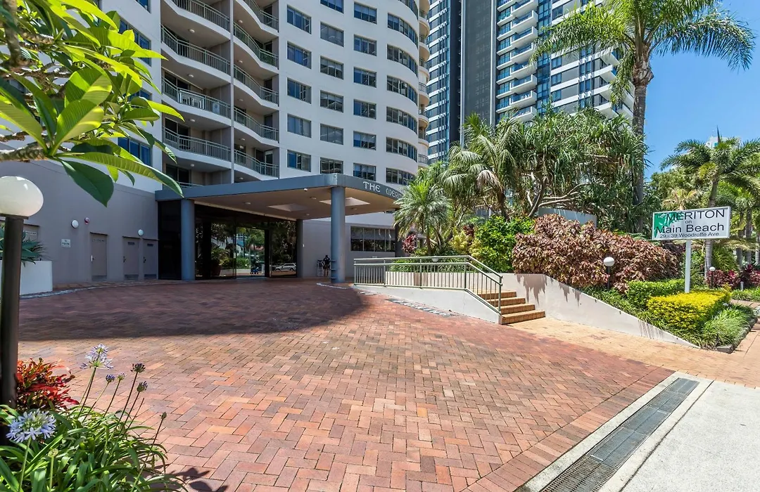 The Meriton Apartments On Main Beach-1